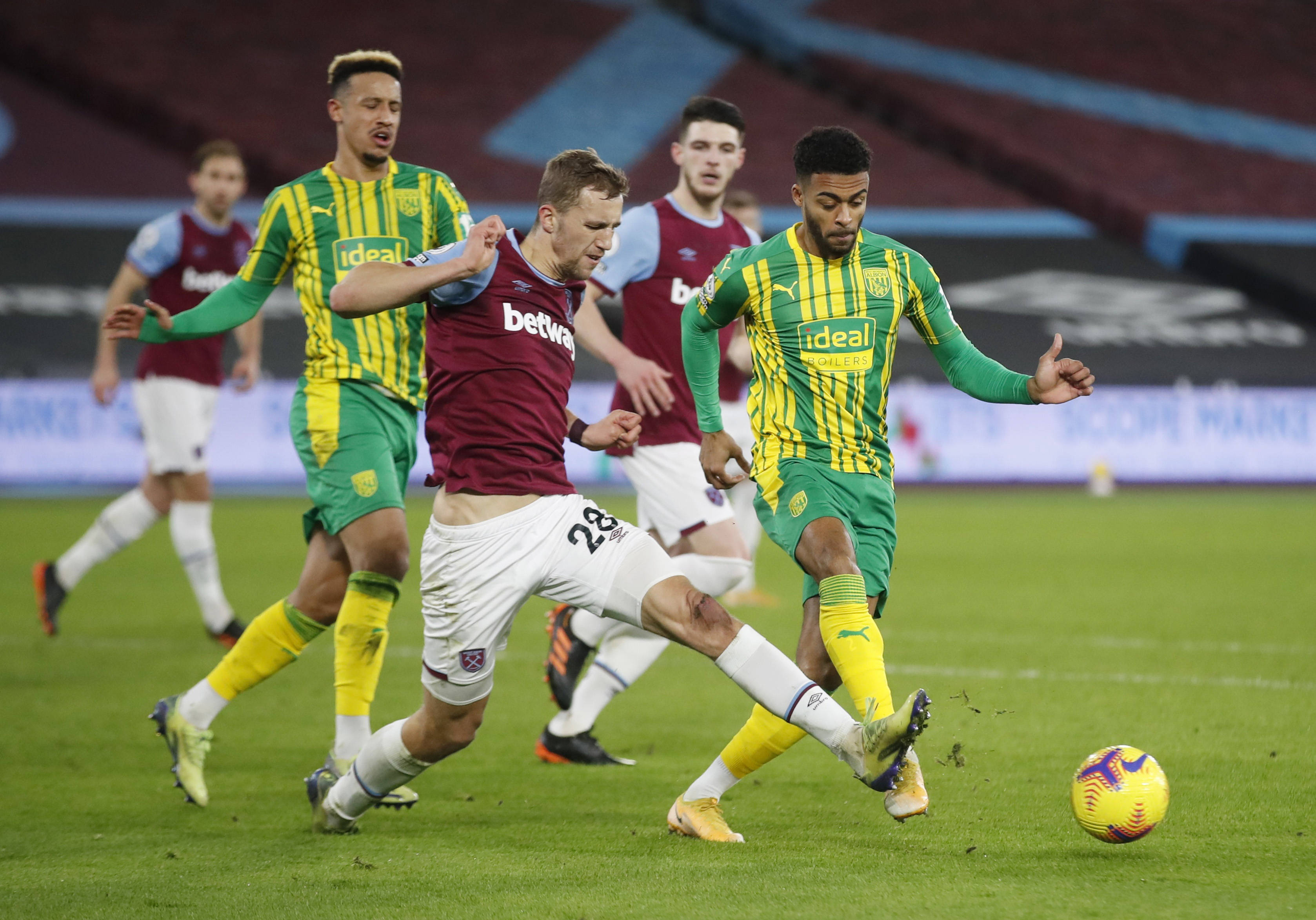 布克怒怼乔治哪里来的底气 快船太阳结怨成新死敌？